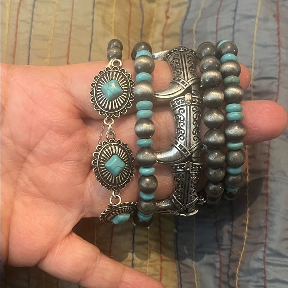 Costume Turquoise and Silver Beaded Bracelet Set - Picture 1 of 1